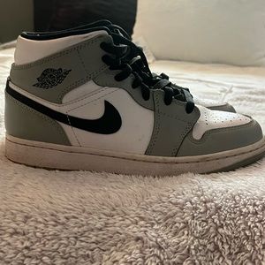 Nike Jordans Mids Size 8